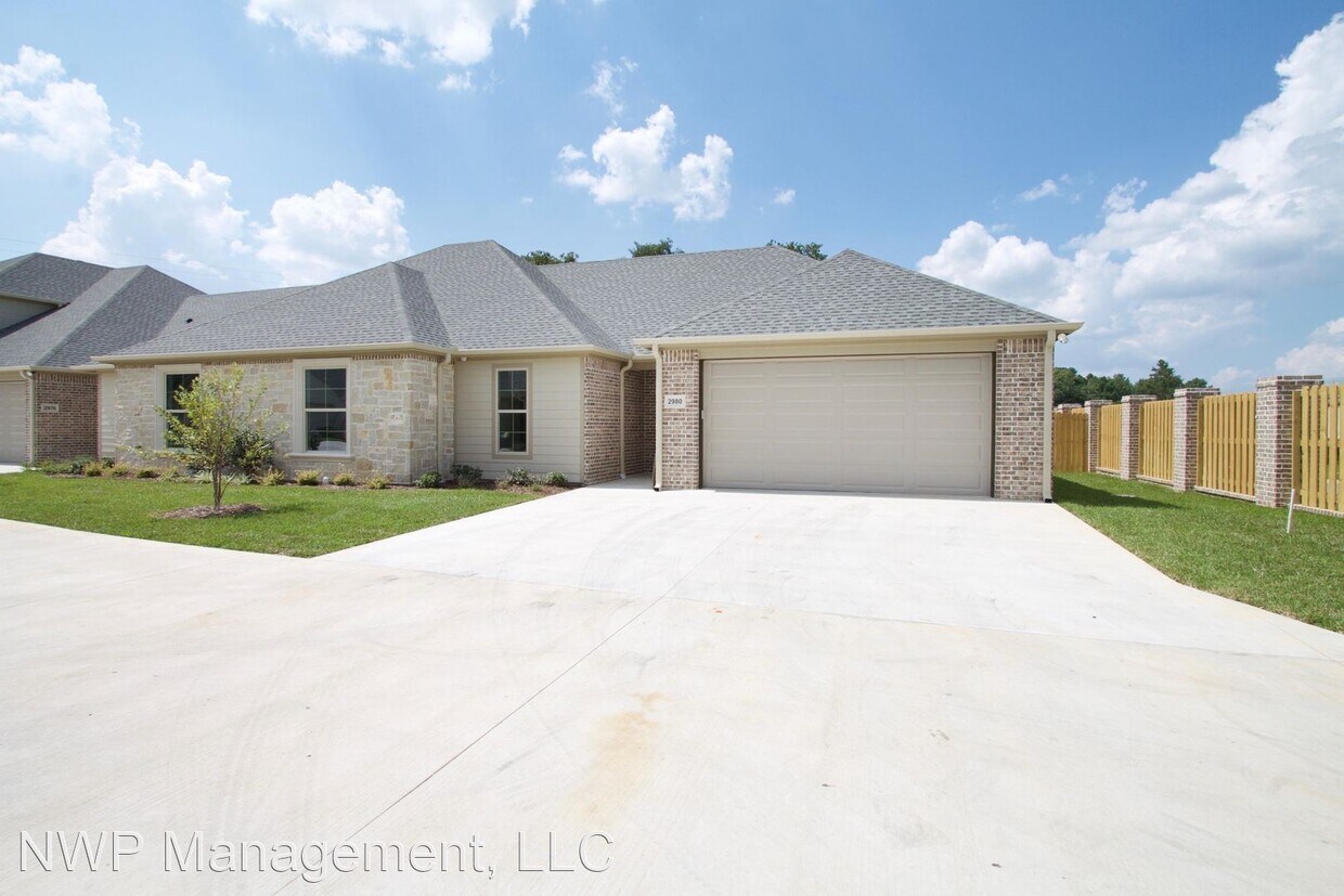 3 br, 2 bath House 2980 Elkton Trail House Rental in Tyler, TX