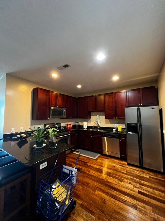 Foto del edificio - 5300 N Lincoln Ave