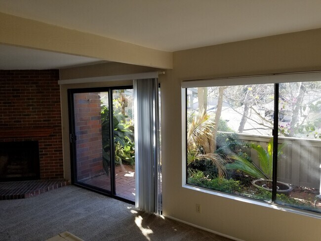 Foto del edificio - La Jolla Home, 3bd 2.5ba 1460 sqft 2garage w/patio and view!