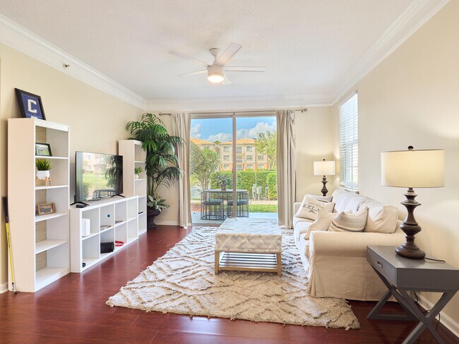 Foto del edificio - 9112 Myrtlewood Cir W