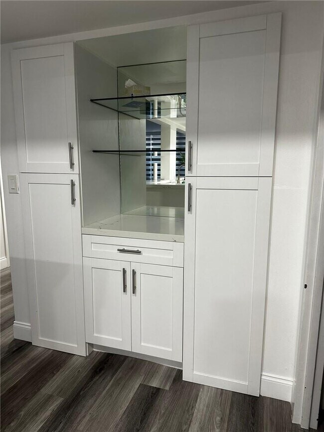 Foto del edificio - 800 Parkview Dr