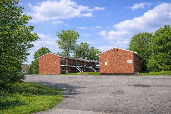 Building Photo - Spacious and comfortable apartment unit in Anderson Avenue