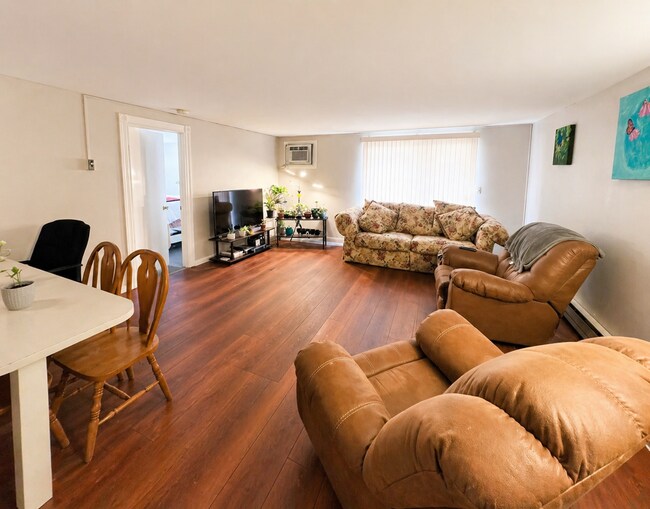 Foto del edificio - Spacious 1 Bdr Apt Across from KSU -