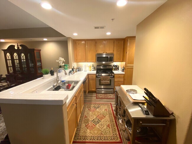 Foto del edificio - 1875 Baudouin Pl