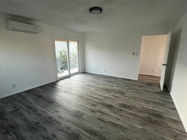 Foto del edificio - 12829 Doty Ave