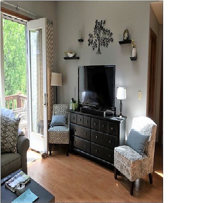 Foto del edificio - 4509 Foxwood Dr S