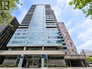 Building Photo - 160 George St