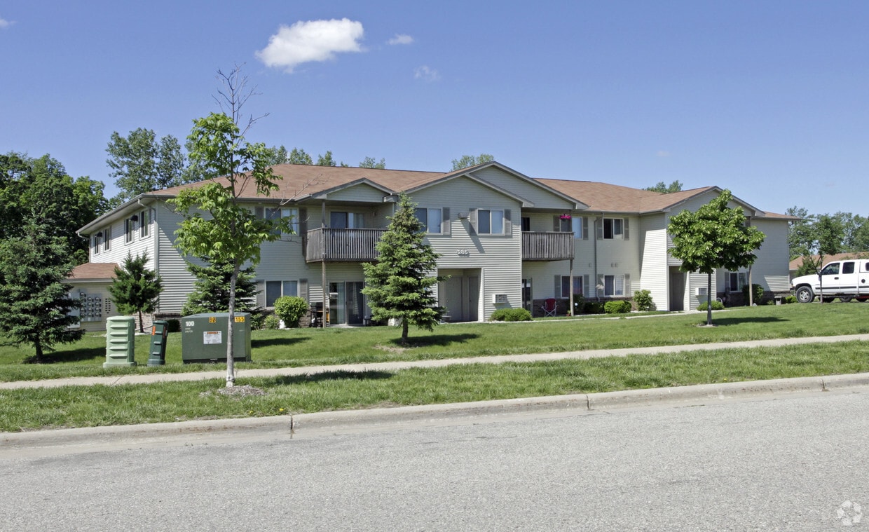 Pondview Apartments Lake Mills, WI