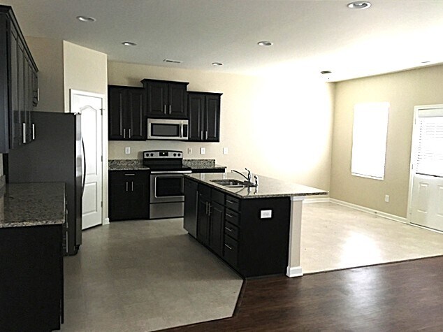 Foto del edificio - 1006 Lavender Ln