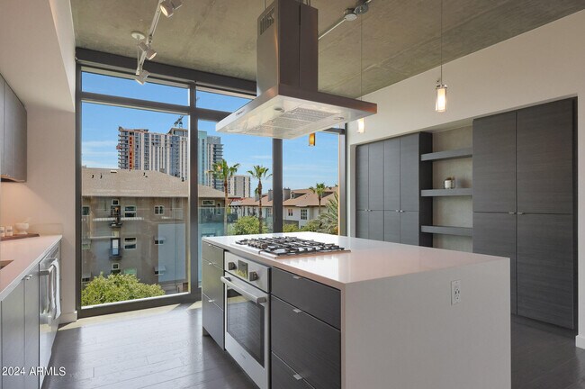 Foto del edificio - 100 W Portland St