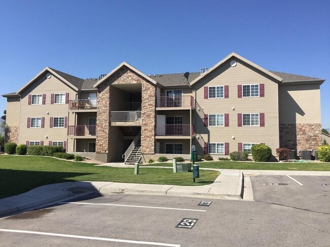 Building Photo - 139 W Ridge Rd