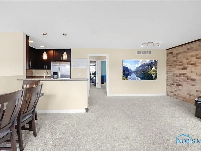 Foto del edificio - 4733 Lakeside Dr