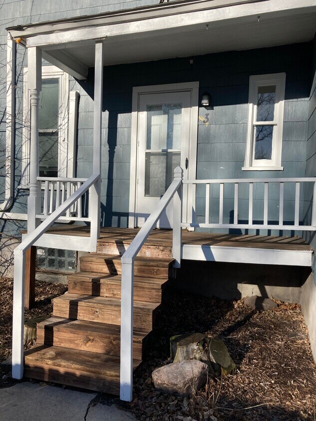 912 5th St SW, Willmar, MN 56201 Apartments in Willmar, MN