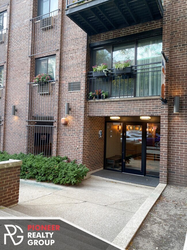 Foto del edificio - 518 W Wrightwood Ave