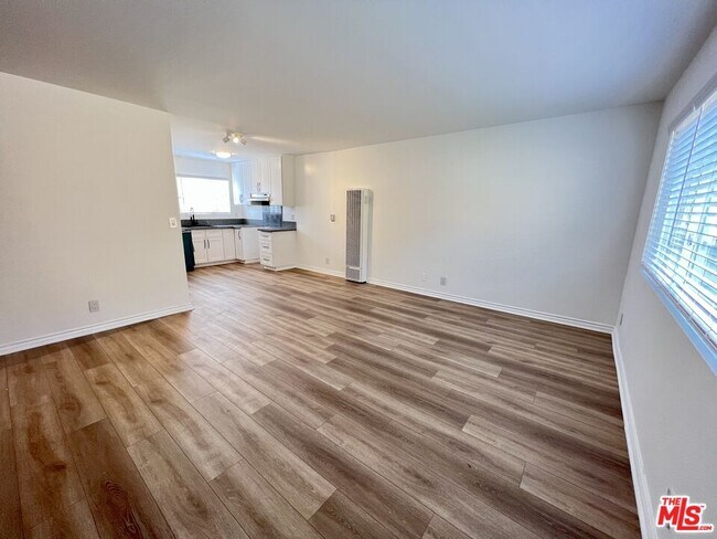 Foto del edificio - 6542 S Victoria Ave