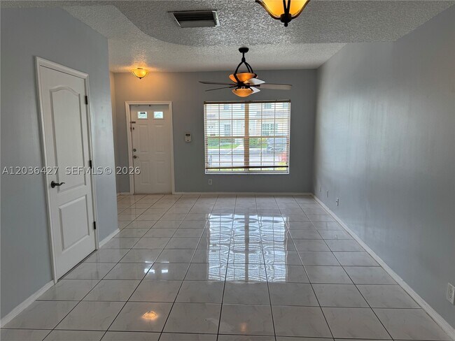 Building Photo - 77 Simonton Cir