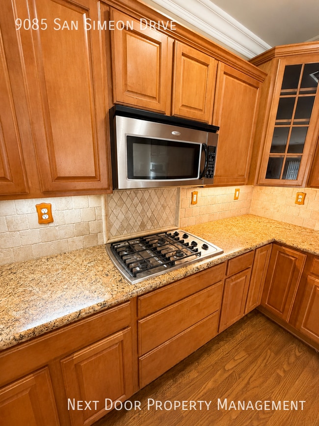 Building Photo - 9085 San Simeon Dr