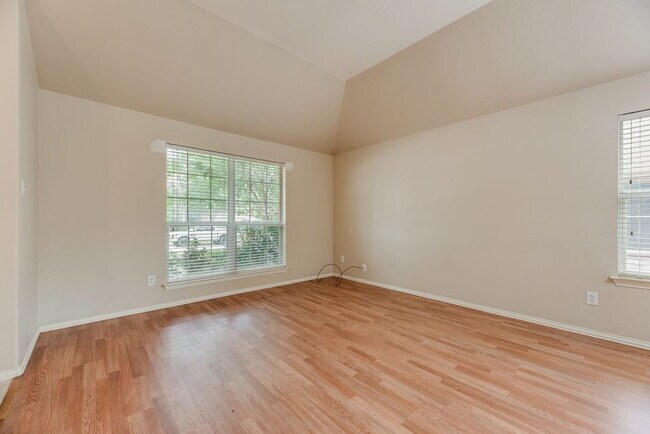 Building Photo - "Spacious 4-Bedroom with 2 Baths and 2,116 Sq Ft in Little Elm!"