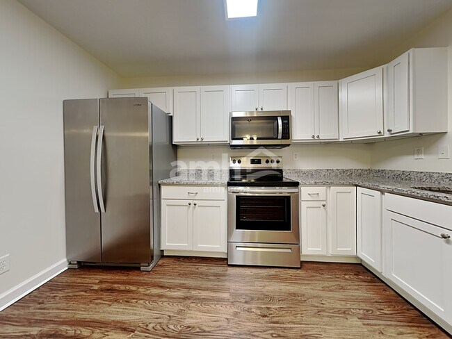 Foto del edificio - 7450 Sterling Springs Way