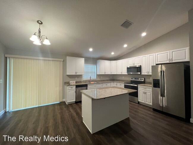Building Photo - 3 br, 2 bath House - 4030 SE 139th Ln