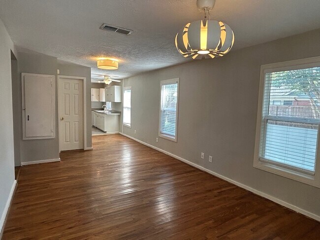 Foto del edificio - 720 Woodland St