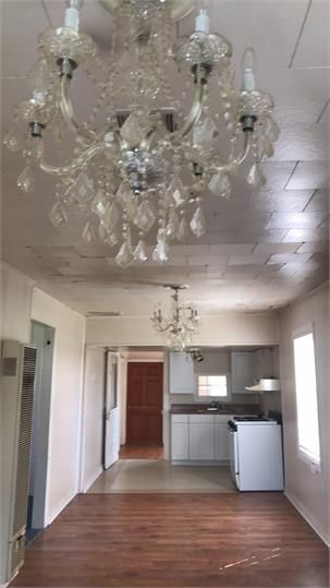 Foto del edificio - 6159 W. Main Street