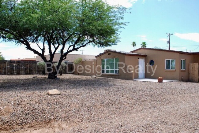 Foto del edificio - Recently Updated - 3 Bed 2 Bath - Large Ga...