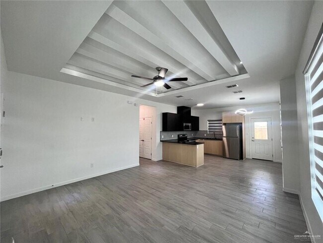 Building Photo - 3904 Ventura Ave