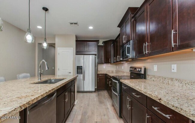 Foto del edificio - 287 N Jesse St