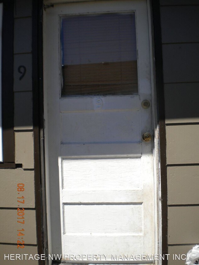 Primary Photo - 1110-1110 Nandina St