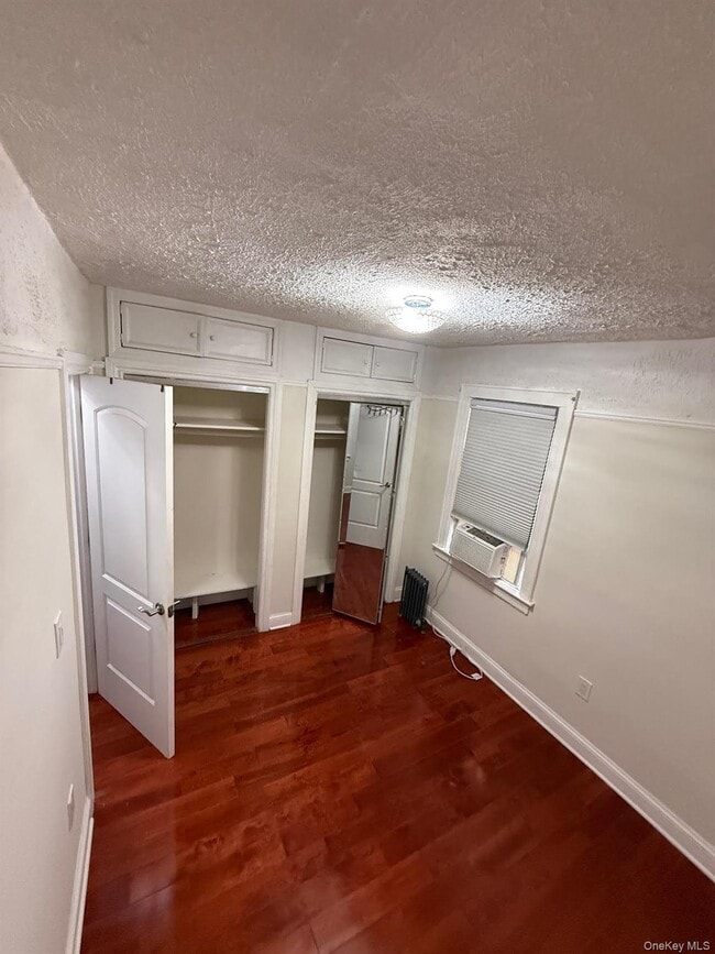 Foto del edificio - 89-15 Sutter Ave