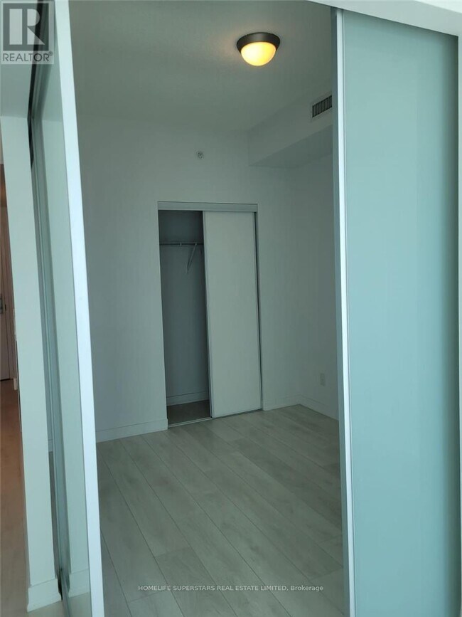 Photo du bâtiment - 150 E Liberty St