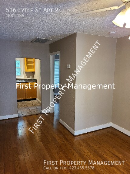 Building Photo - 516 Lytle St