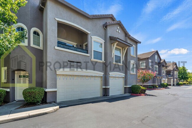 Foto del edificio - Spacious 2 (or 3!) Bed Condo in Gated Comm...