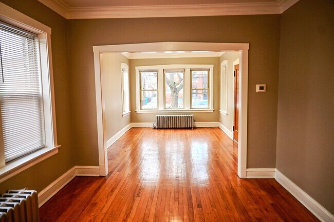 Foto del edificio - 5527 W Potomac Ave