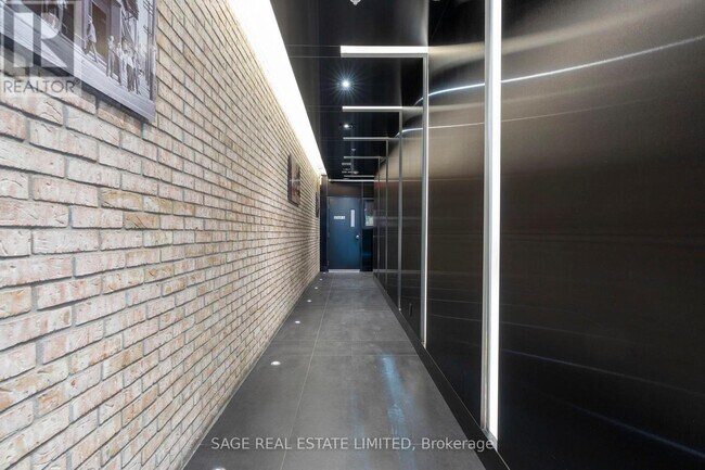 Building Photo - 39 Sherbourne St