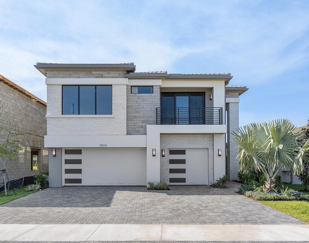 Foto principal - 8568 Crystal Downs Ave