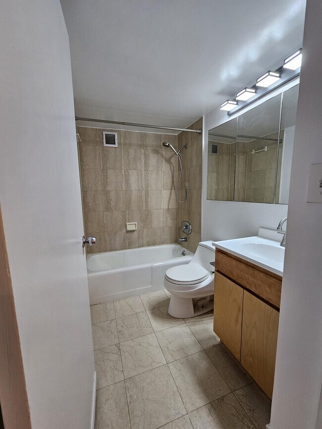 Foto del edificio - 2287 Johnson Ave