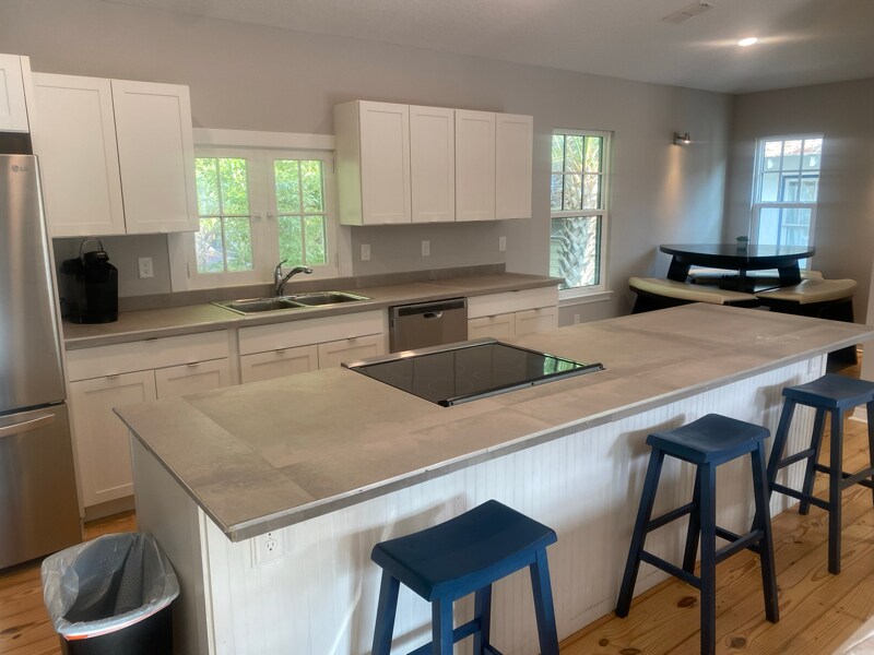 Foto principal - 523 E Livingston St
