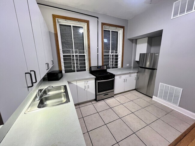 Foto del edificio - 2240 N Halsted St