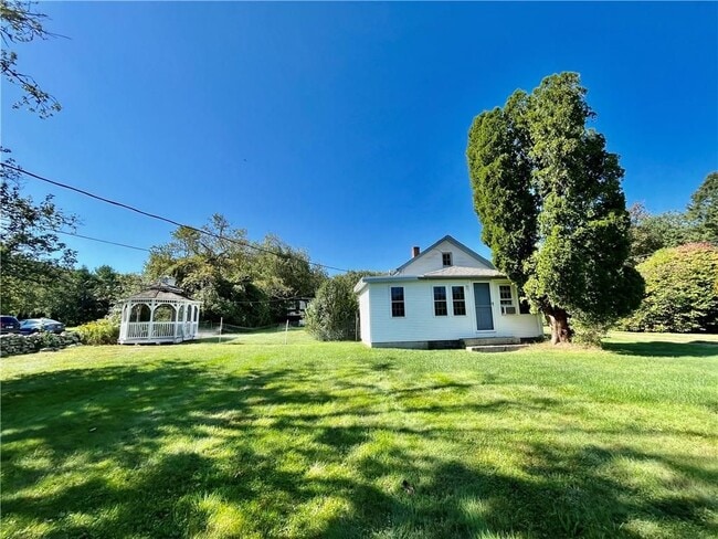 Building Photo - 27 S Shore Rd