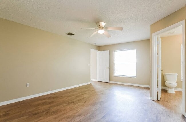 Foto del edificio - 650 4th Ave N