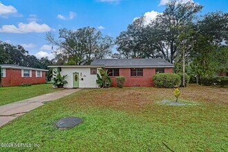 Building Photo - 1744 Debutante Dr