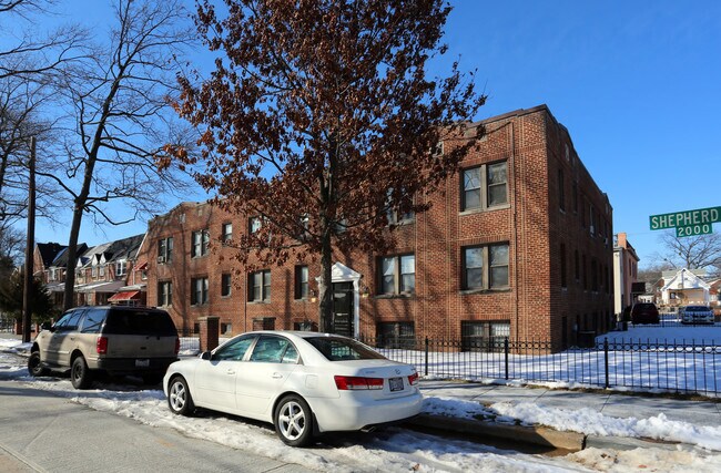 Building Photo - 2020 Shepherd St NE