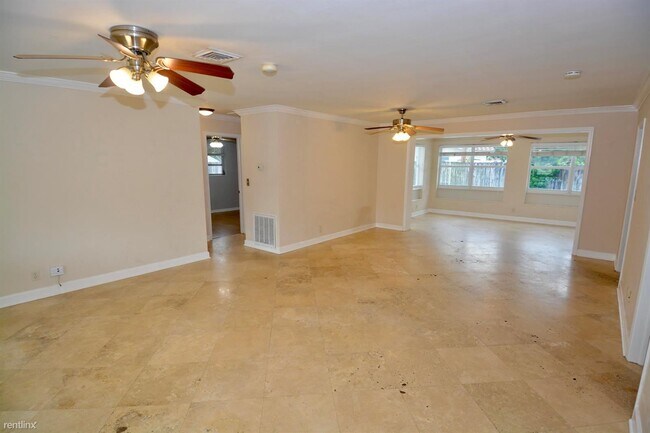 Building Photo - 3 br, 2 bath House - 1318 SE 5th St