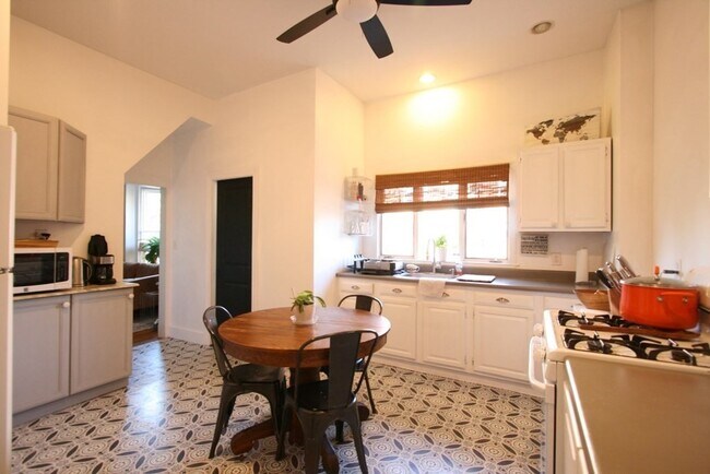 Foto del edificio - 40 Brastow Ave