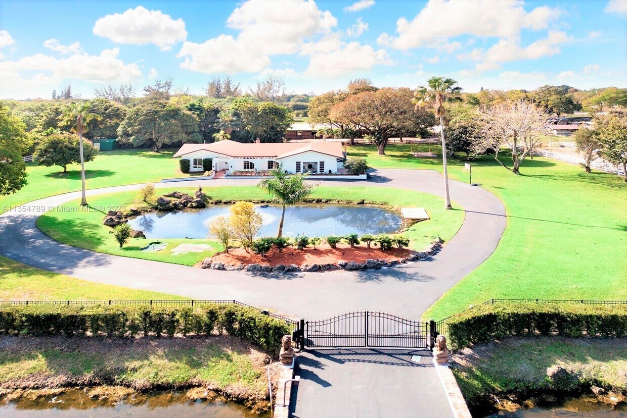 Primary Photo - 14750 W Palomino Dr