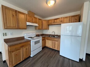 Building Photo - 138 N Klevin St