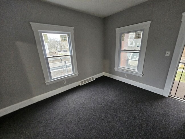 Building Photo - 4110 E 64th St