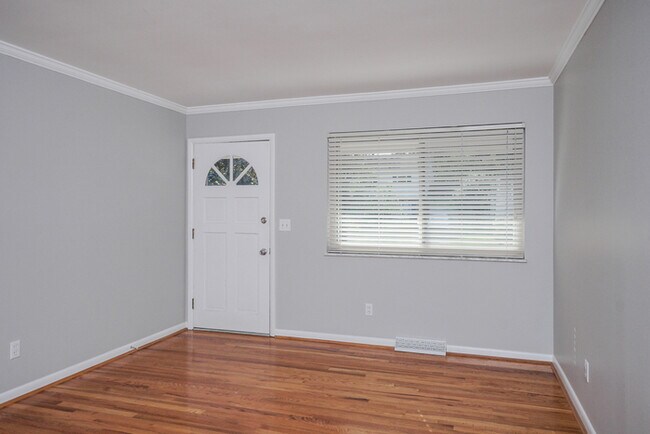 Building Photo - Beautifully 3 Bedroom in Cincinnati!